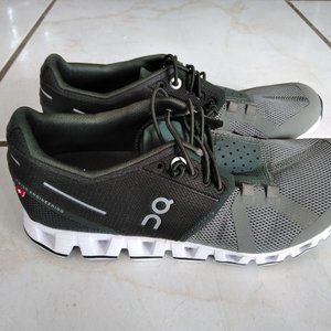 Womens ON Running Cloud shoe size 5.5